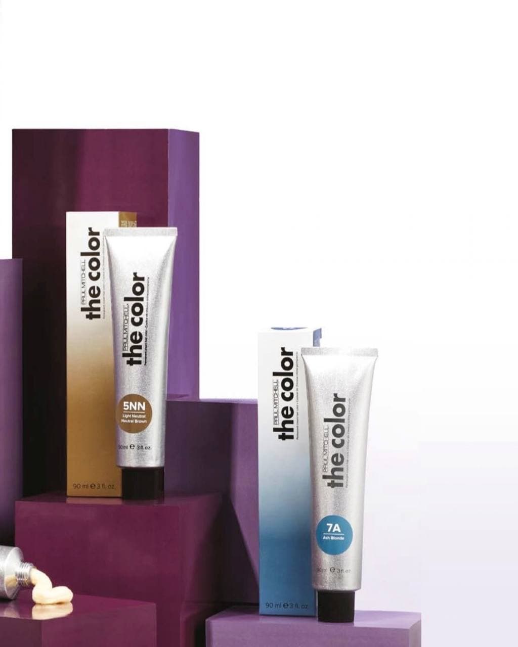 Краски Paul Mitchell the color оттенков 5NN и 7A на сиреневых подиумах